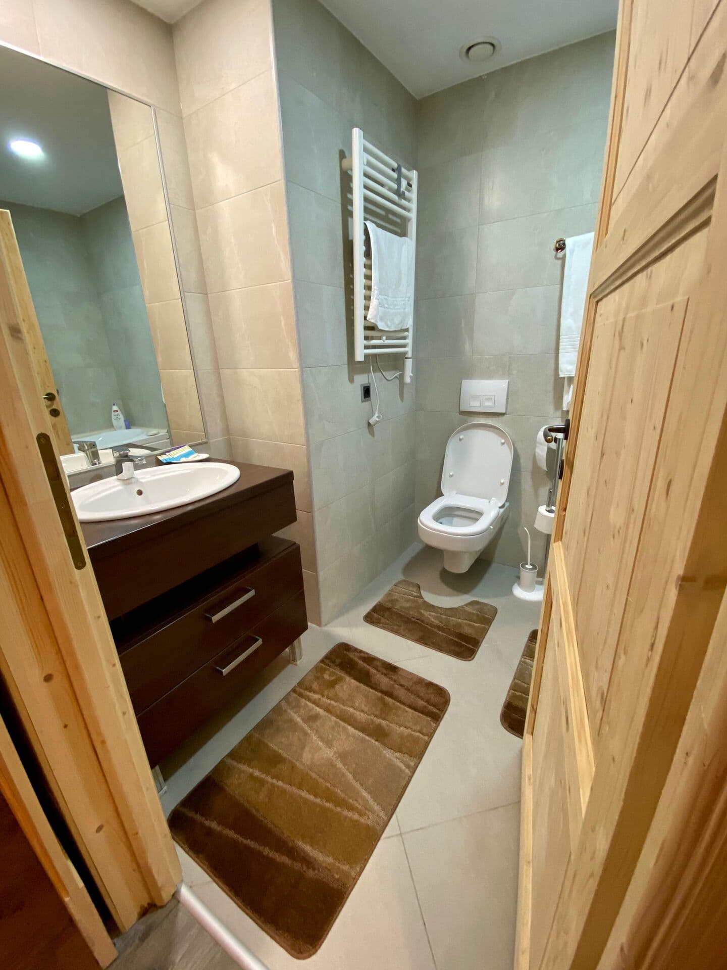 2 băi private 2